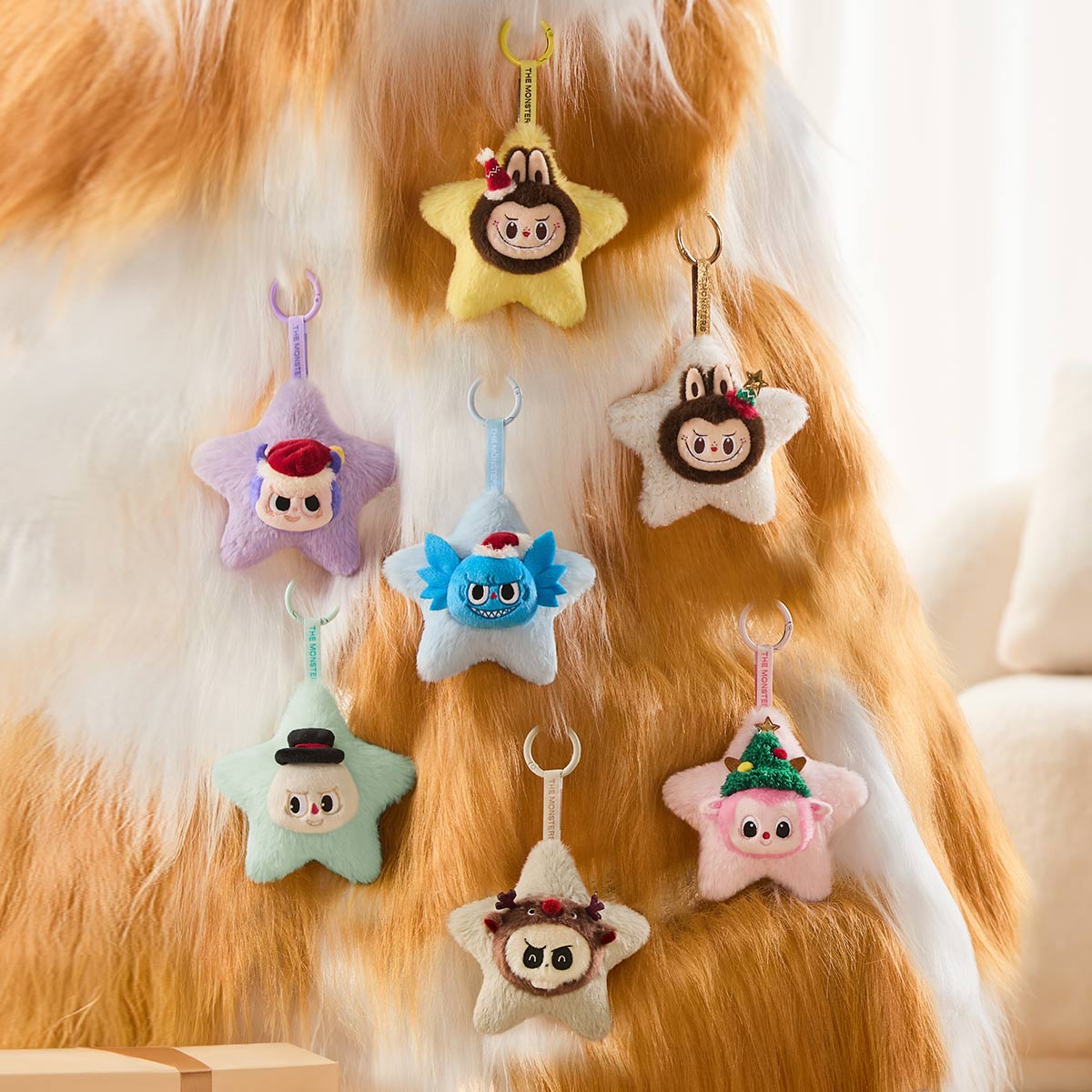 Caja sorpresa con colgante de peluche brillante de la serie clásica LOS MONSTRUOS