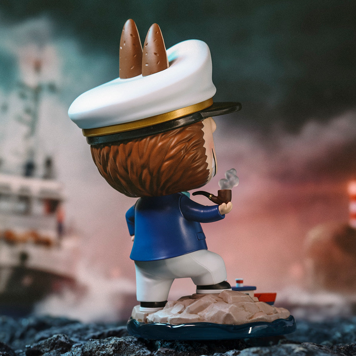 Figura del Capitán LABUBU