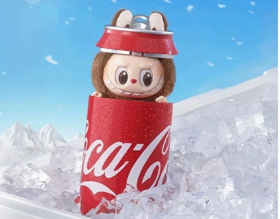 Caja ciega Labubu con cara de vinilo de la serie Coca-Cola